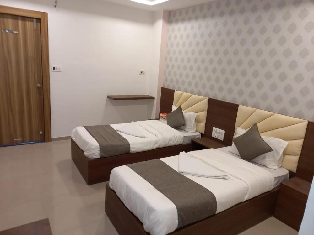 Hālol Hotel Nilkanth Inn מראה חיצוני תמונה