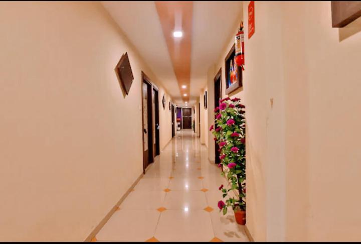 Hālol Hotel Nilkanth Inn מראה חיצוני תמונה
