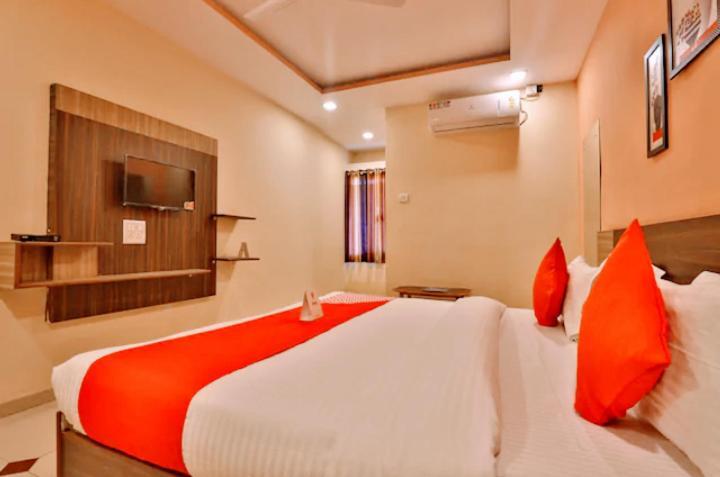 Hālol Hotel Nilkanth Inn מראה חיצוני תמונה